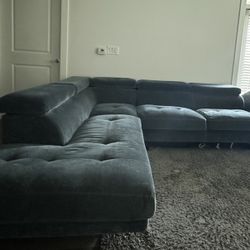 Sectional couch 