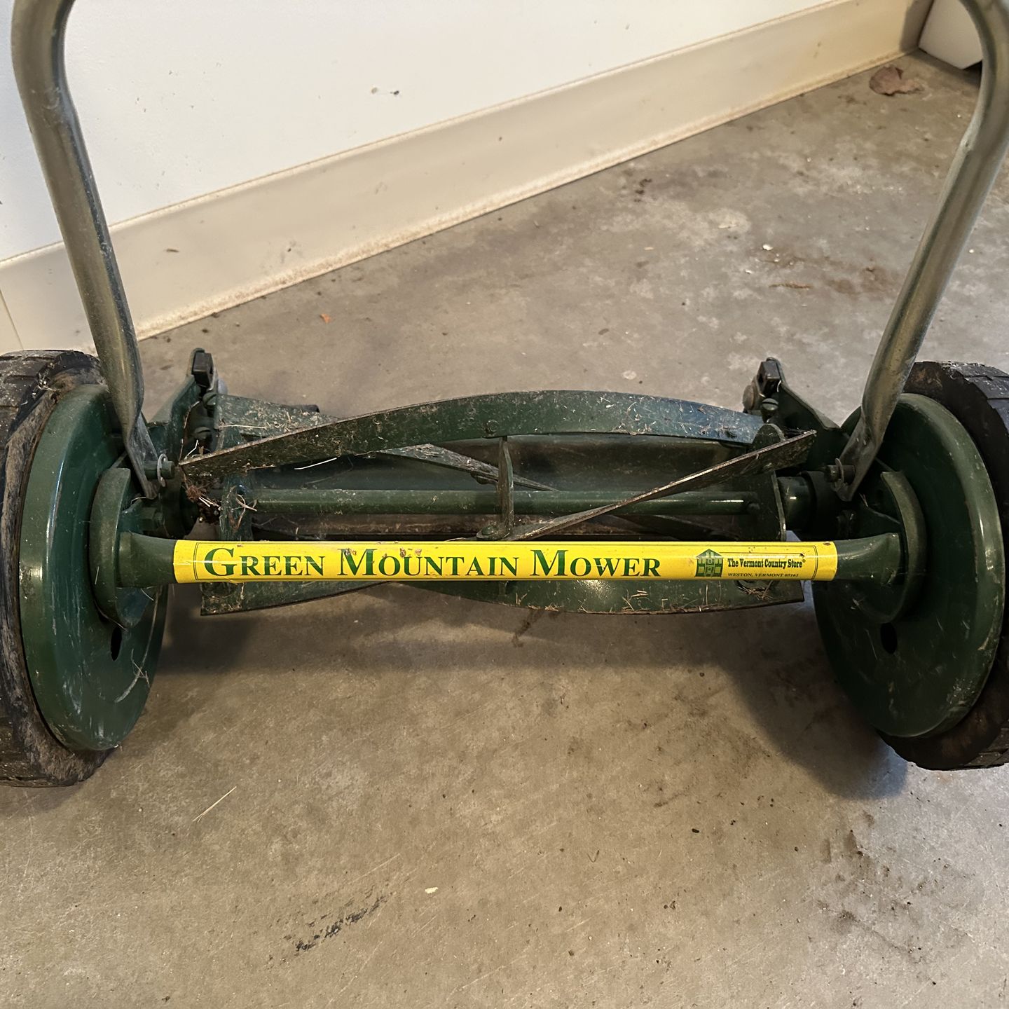 Manual lawn mower