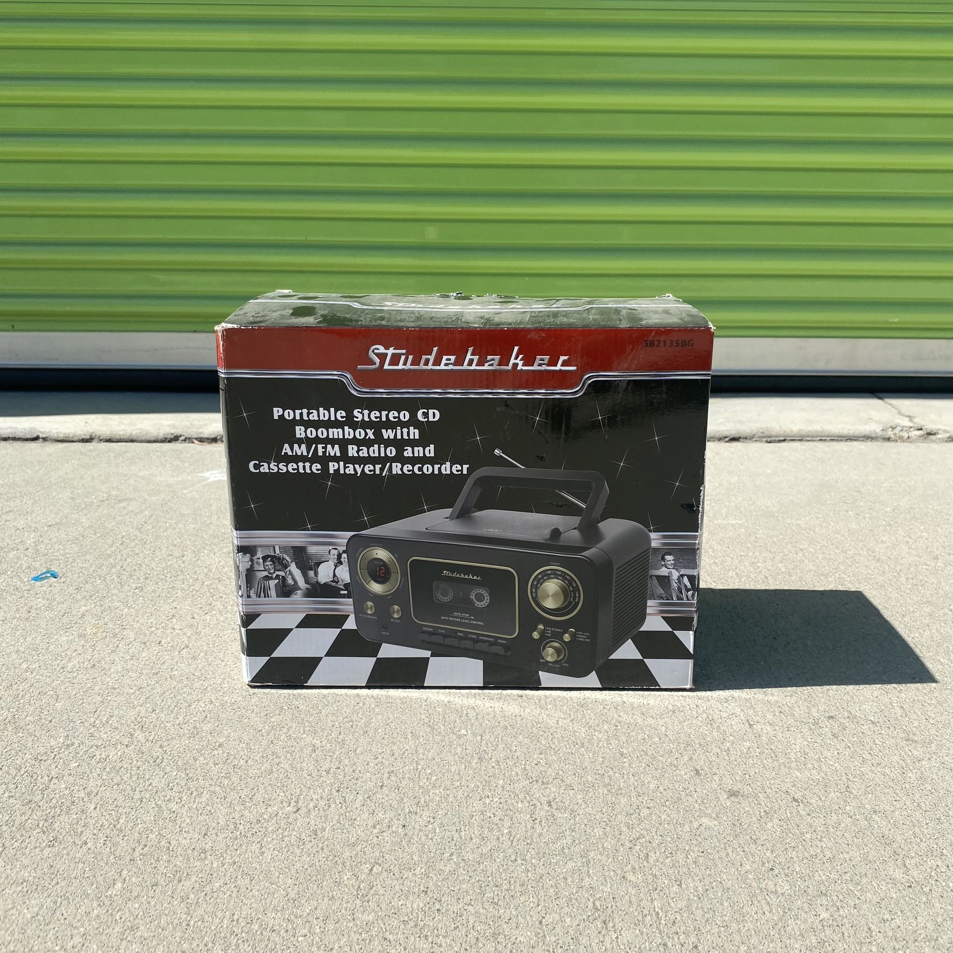 Studebaker Portable Stereo for CD and Cassette