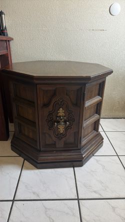 Vintage MCM octagon solid wood nightstands end table set
