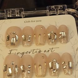 Nails 