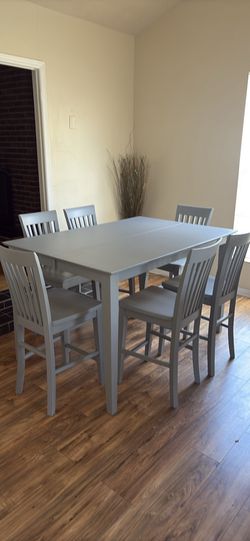 Table 6 chairs