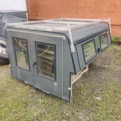 Used Utility Cap Truck