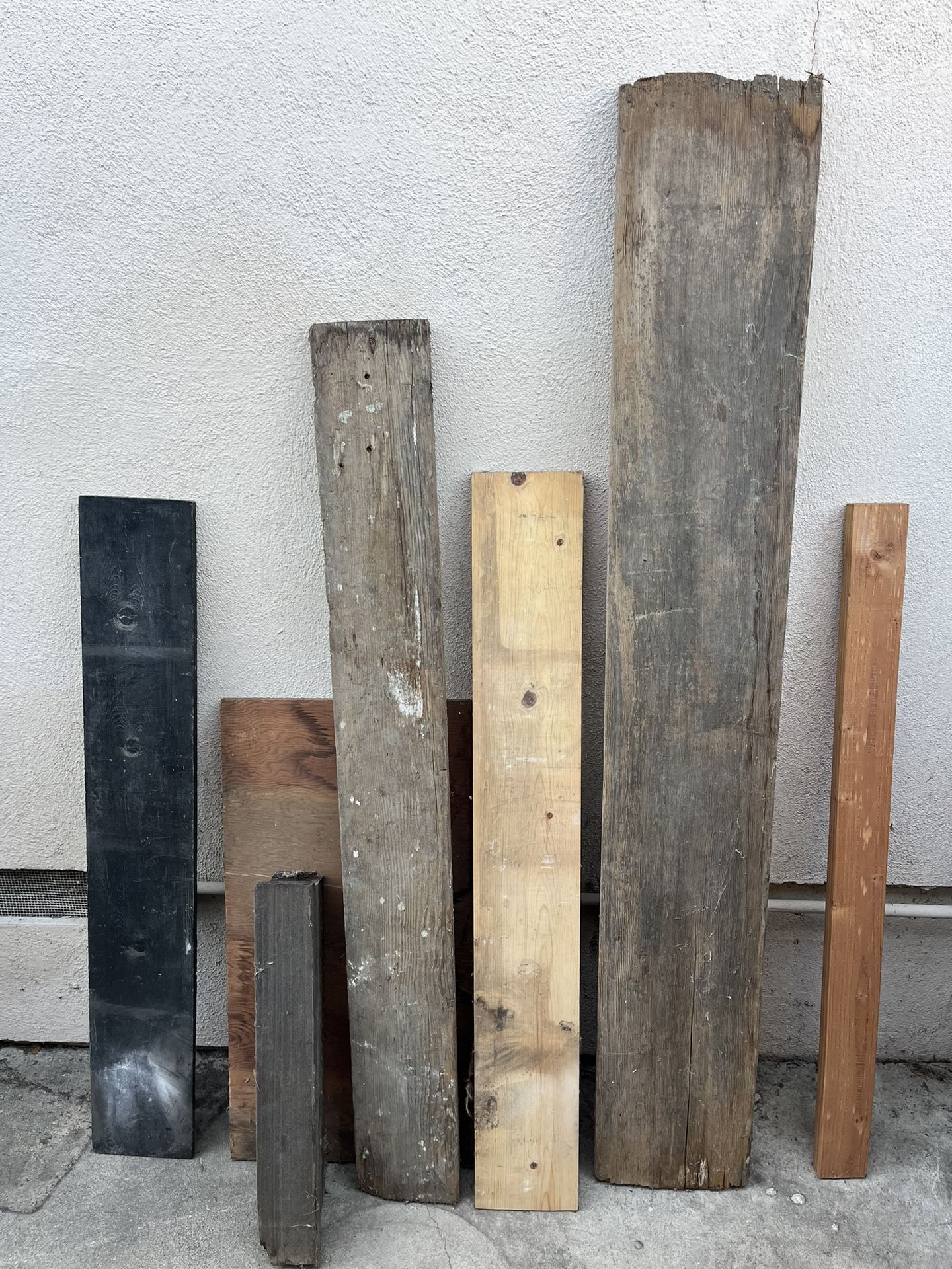 Free: Miscellaneous Pieces of Wood 
