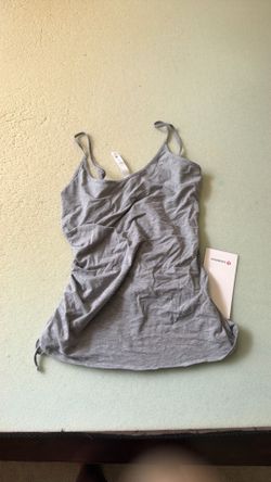 Lululemon gray sports top