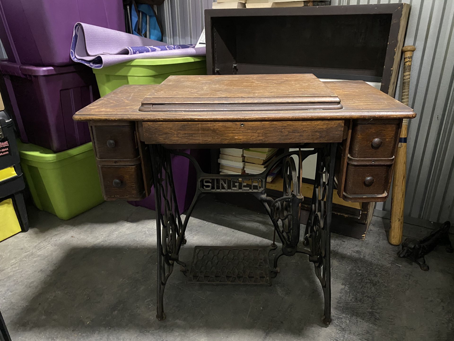 Antique Singer sewing table with machine