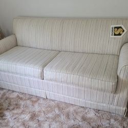 NEW - QUEEN SIMMONS MAXIPEDIC HIDE A BED SOFA BED 