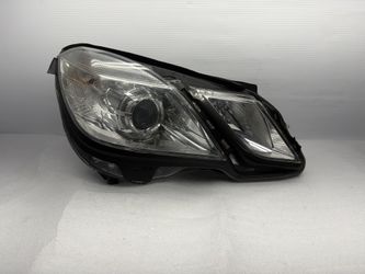 10-13 Mercedes Benz E350 E550 Passenger Side RT Halogen Headlight OEM