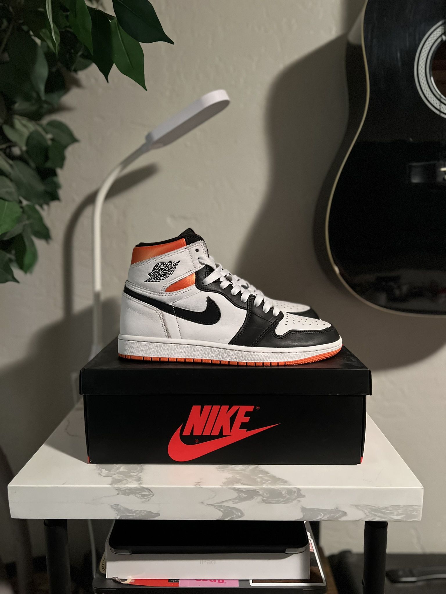 Jordan 1 Electro Orange Size 8 Men’s