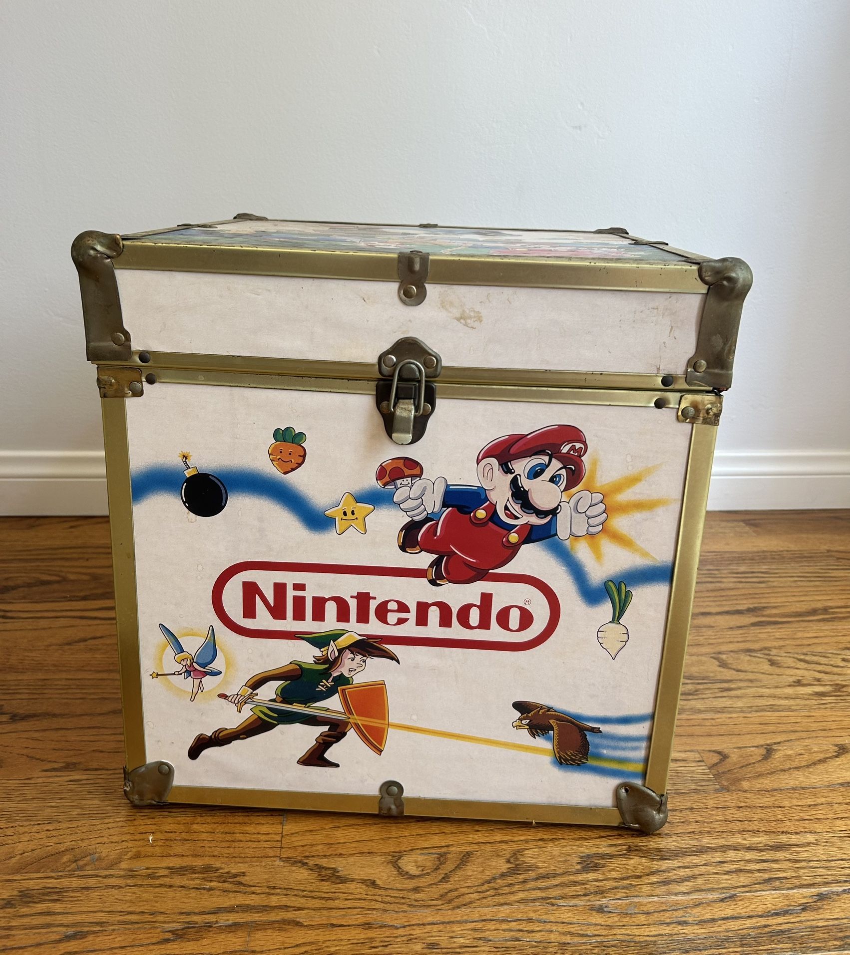 Ultra RARE 1980s Vintage Nintendo Super Mario 3 Zelda Wood Box Toy Chest Storage Video Games Gamer Comic Collectible Retro