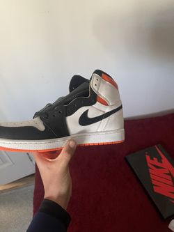 Jordan 1 Electro Orange