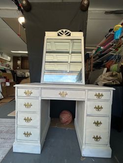 Provincial princess vanity / desk