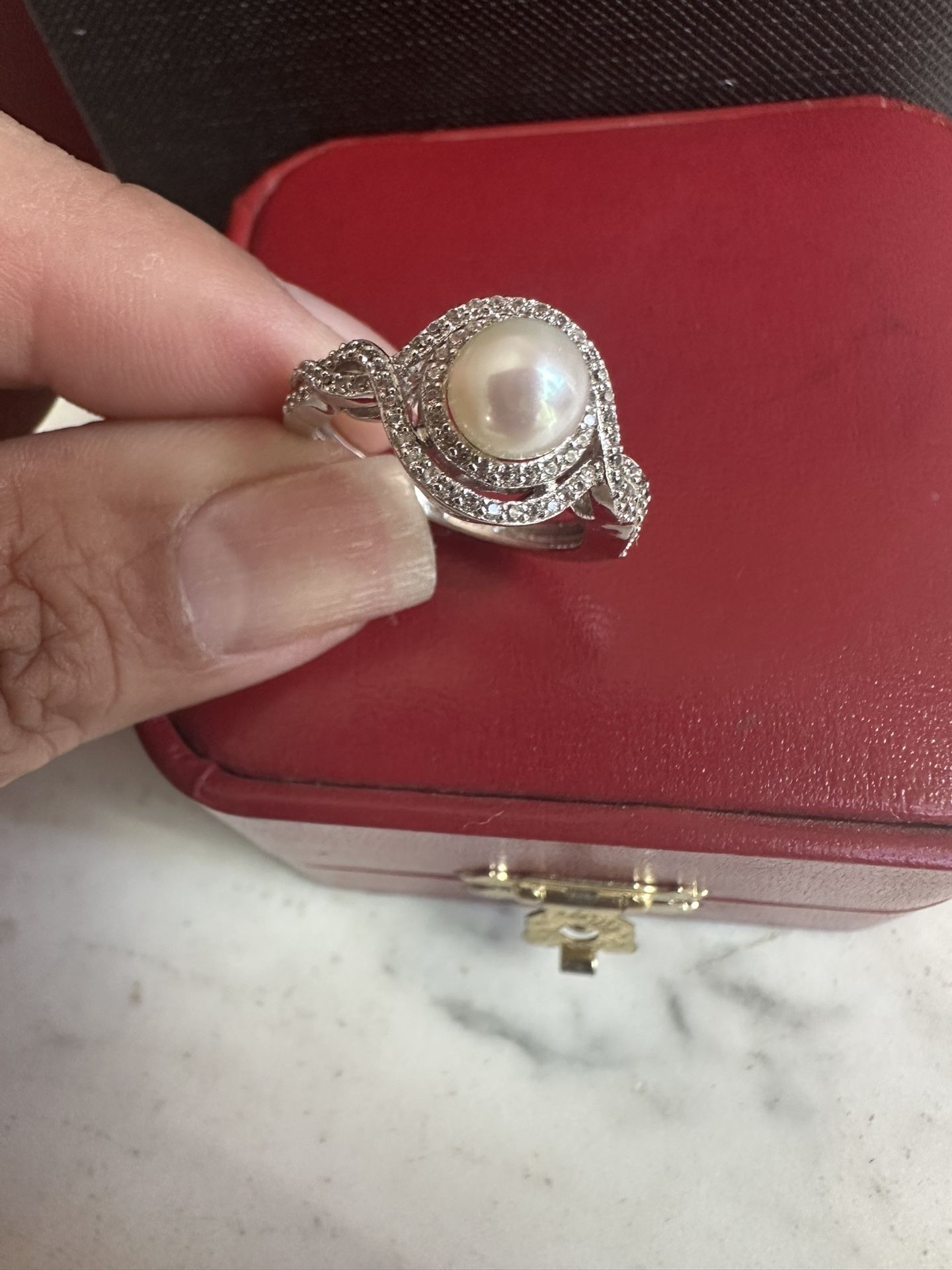 925 Sterling Silver W/genuine White Pearl , Cz Accents , Size 7, Marked P ⭐️ M 925, Beautiful Ring!