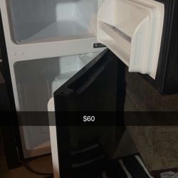 Mini Fridge 