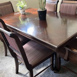 Dinning table