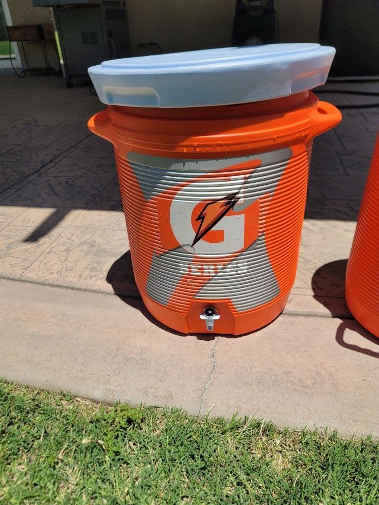 Gatorade Water Cooler Jug One Is 10 Gallons