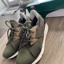 Womens Puma Forest Night deadstock  Size 6