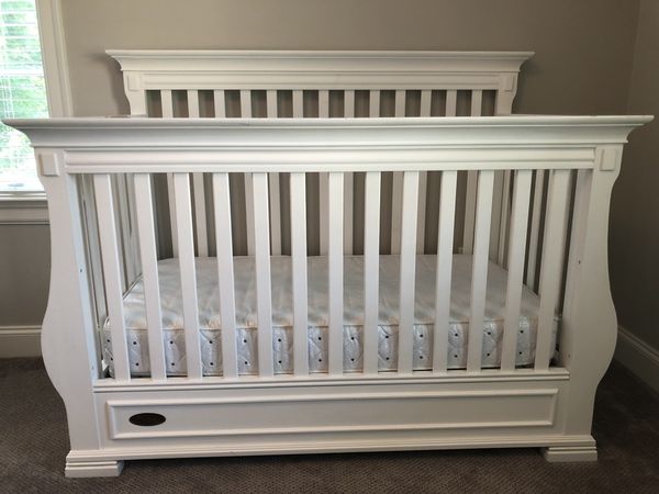 Ragazzi Etruria Premium Shaker Crib Dresser White Used For