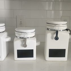 Moving Sale - Kitchenware 