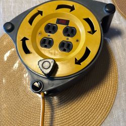 WORKFORCE CORD EXTENSION REEL WITH 4 GROUNDING OUTLETS