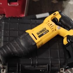 DeWalt 20V Max Saw w/Battery
