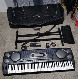 Casio Keyboard with Case (CASH ONLY! NO TRADES!)
