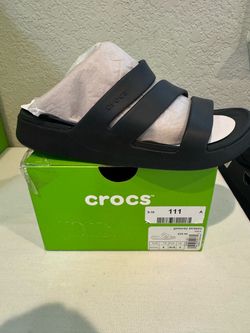 Crocs Getaway Strappy Sandals Women's Size 8