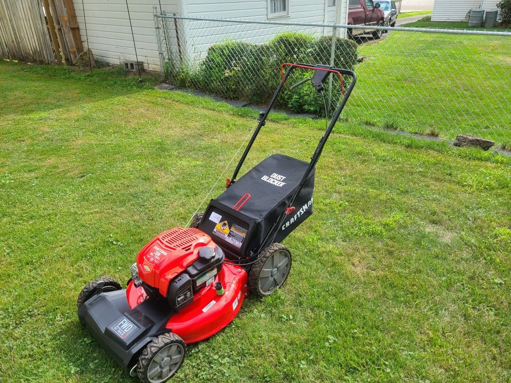 CRAFTSMAN M230 163cc 21in Selfpropelled Gas Lawn Mower With Briggs