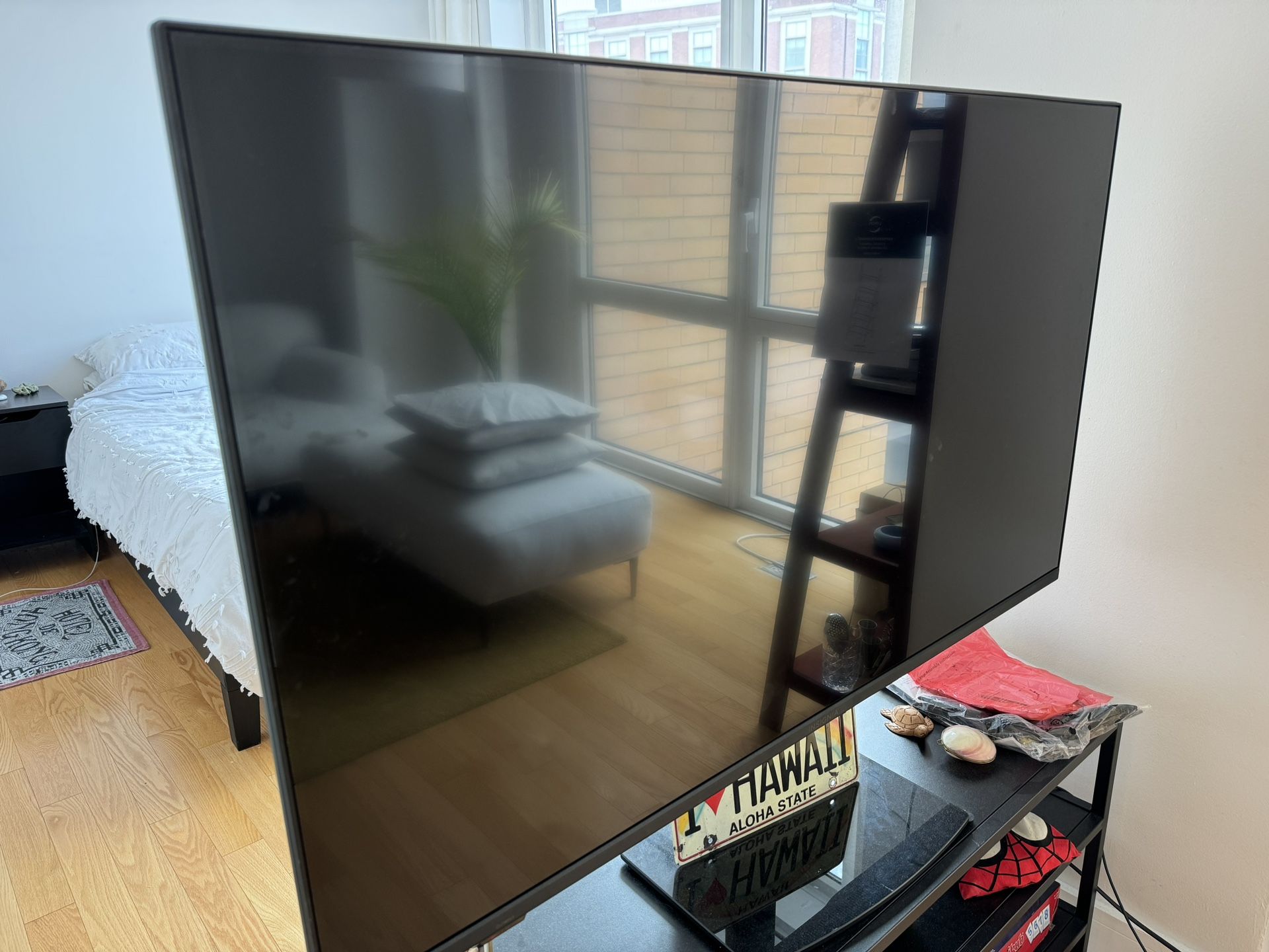 Insignia™ - 50"" F50 Series QLED 4K Smart Fire TV + Swivel Stand 32 to 70 in TVs 80 Degree