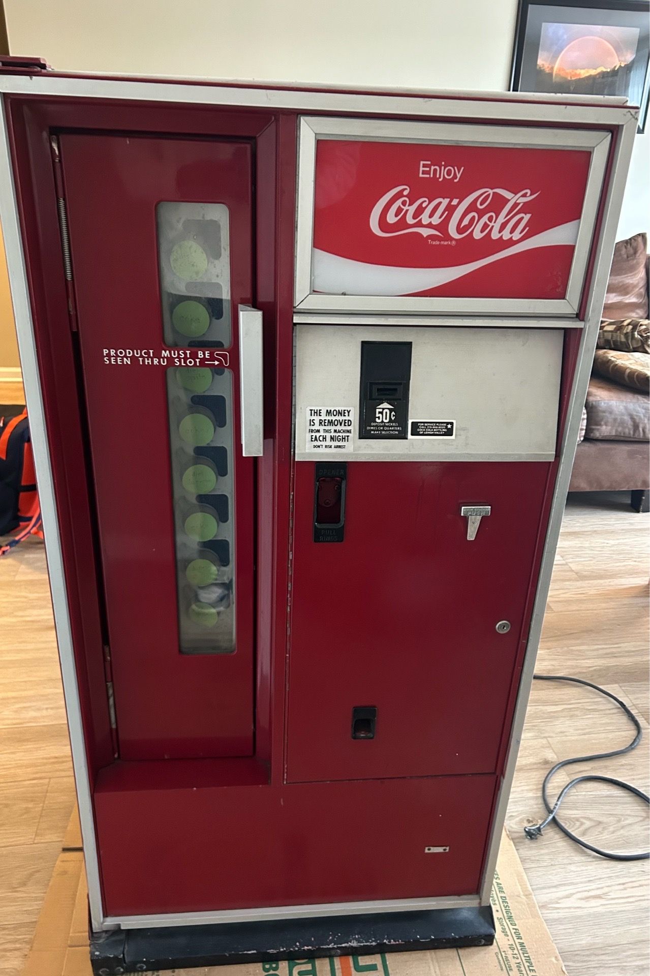 Vintage Coca-Cola Vending Machine – Fully Functional
