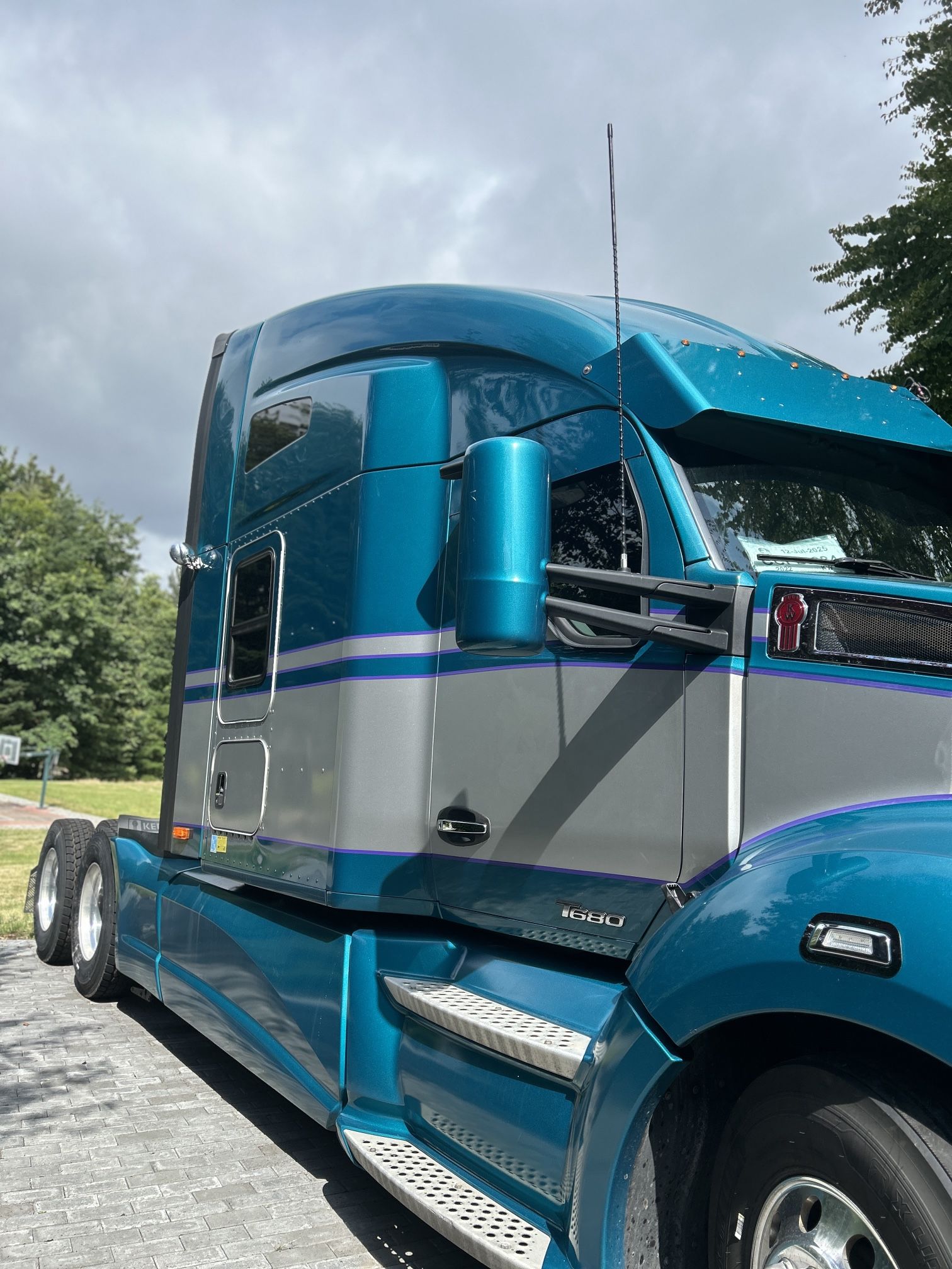 2022 Kenworth T680