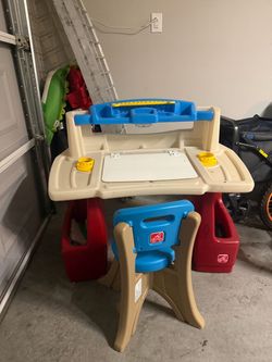 Little Tikes Kids Desk and Chair