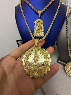2 necklace set