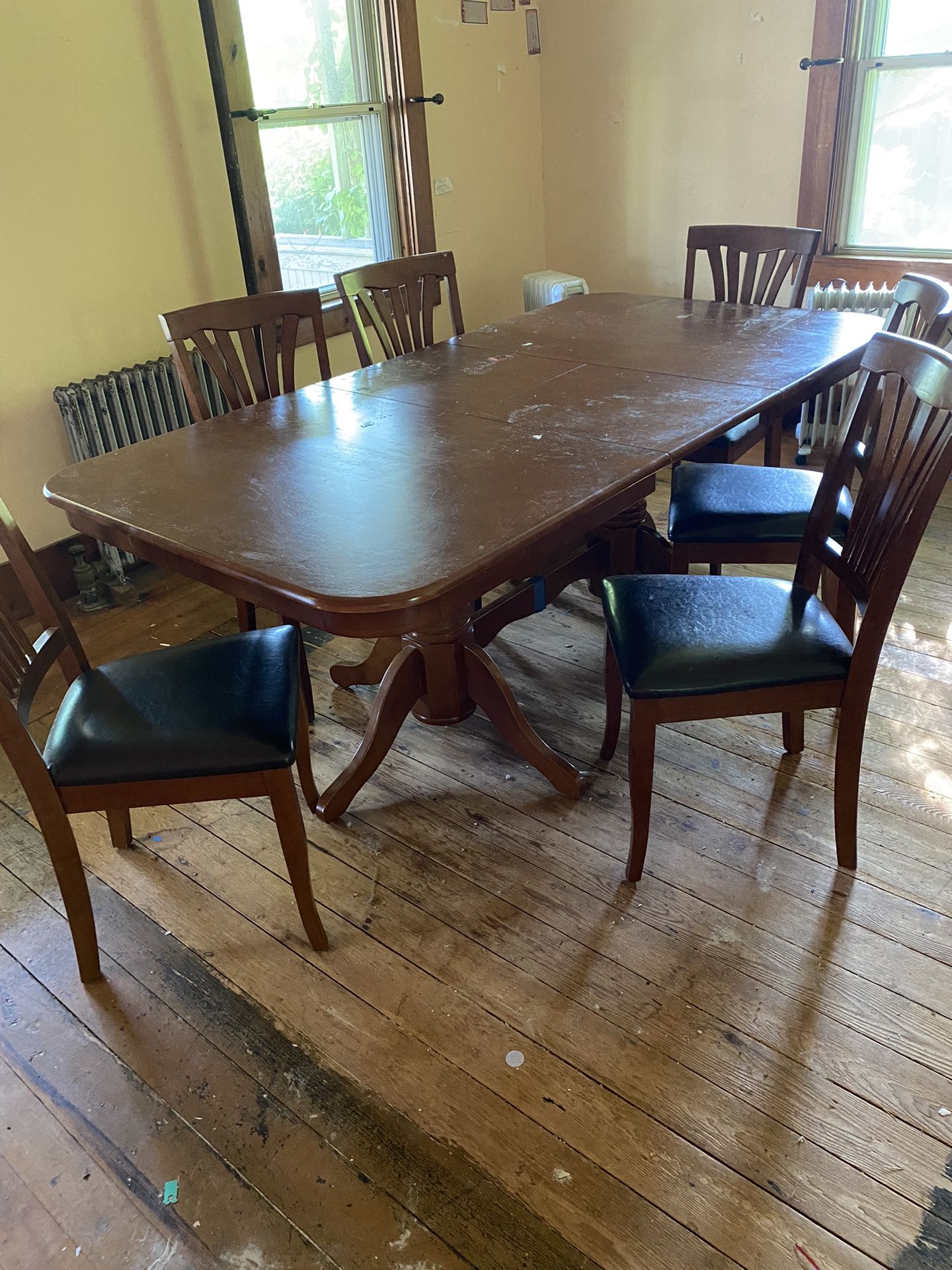 Dinning Table. 6 Sillas