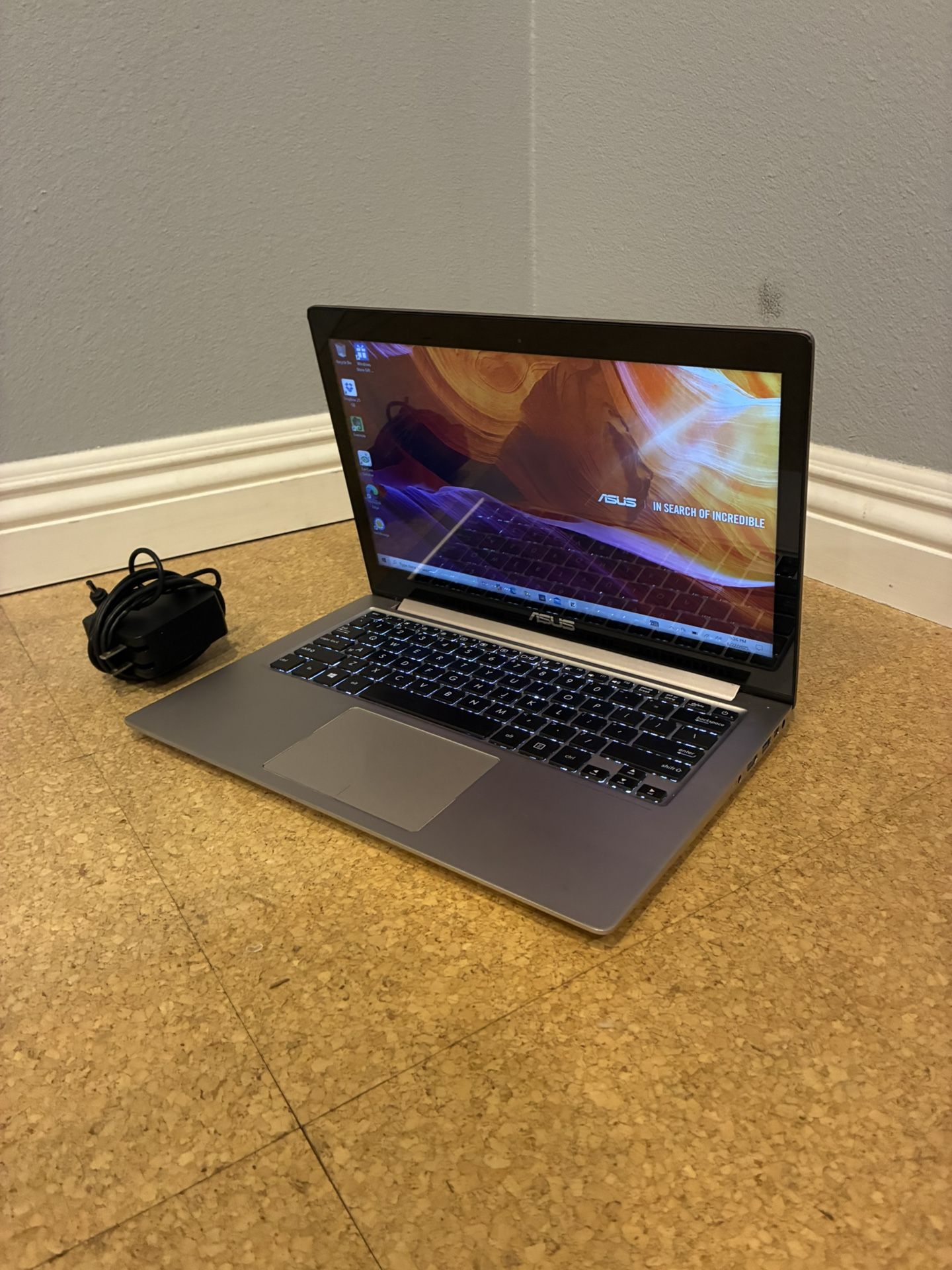 ASUS Work Laptop- Intel i5 6200U - 8GB RAM - 256GB SSD