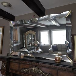 Large Mirror. New Condition.
