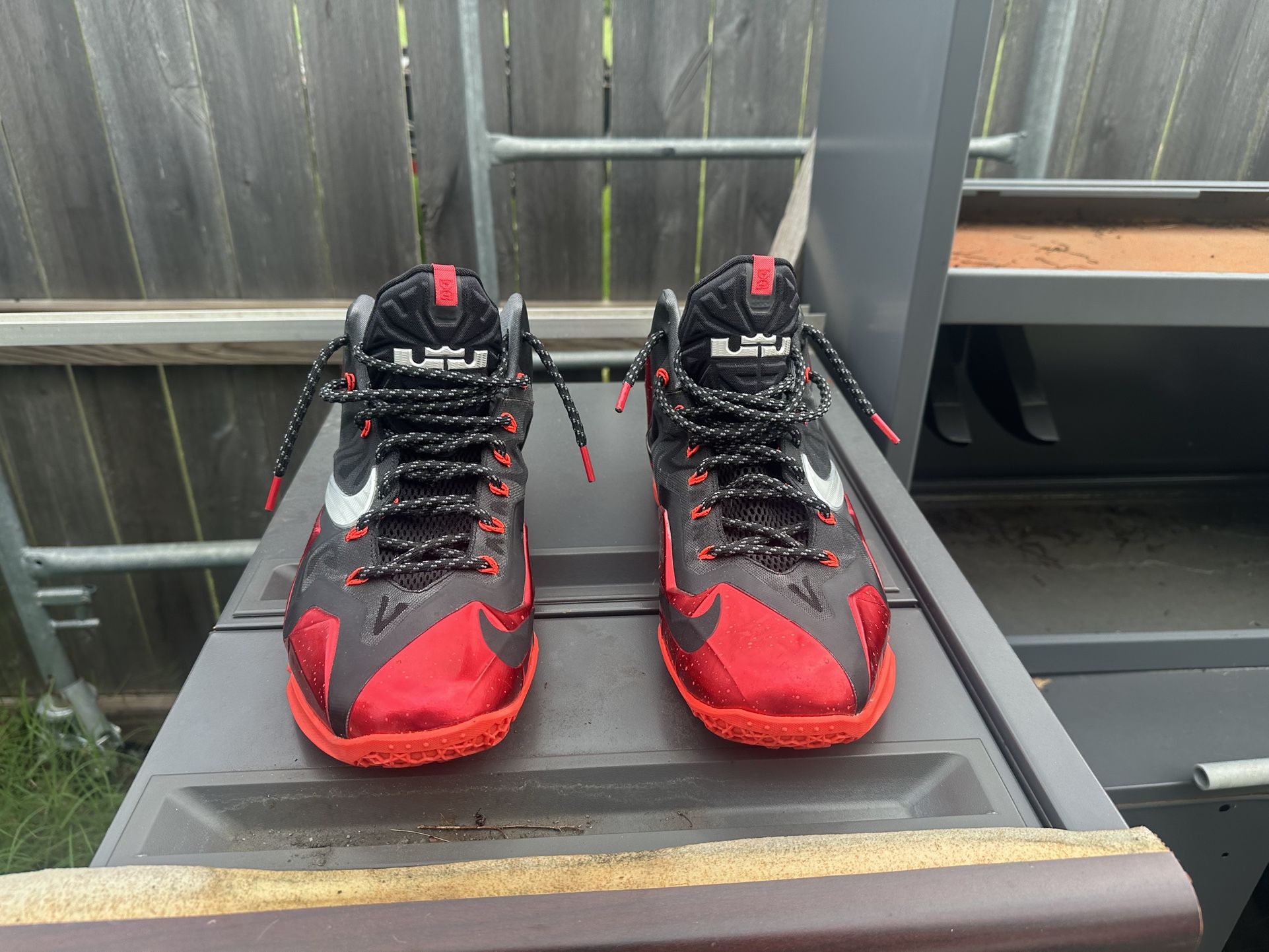 Never Worn LeBron 10 Sneakers Size 10.5 - logicaeconomica.com