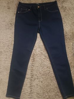 New Without Tags, Size 14 Womens Jeans. 