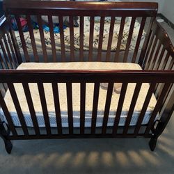 Dream On Me Crib And 1 Mattress And 1 Memory Foam Topper