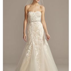 David’s Bridal Collection floral beaded lace and tulle mermaid wedding dress Thumbnail