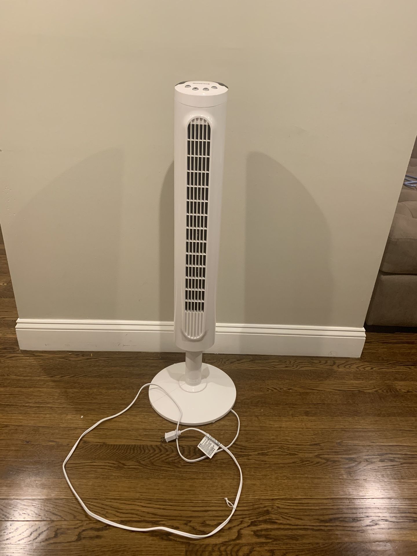 Like New Tower Fan Honeywell White Perfect Condition