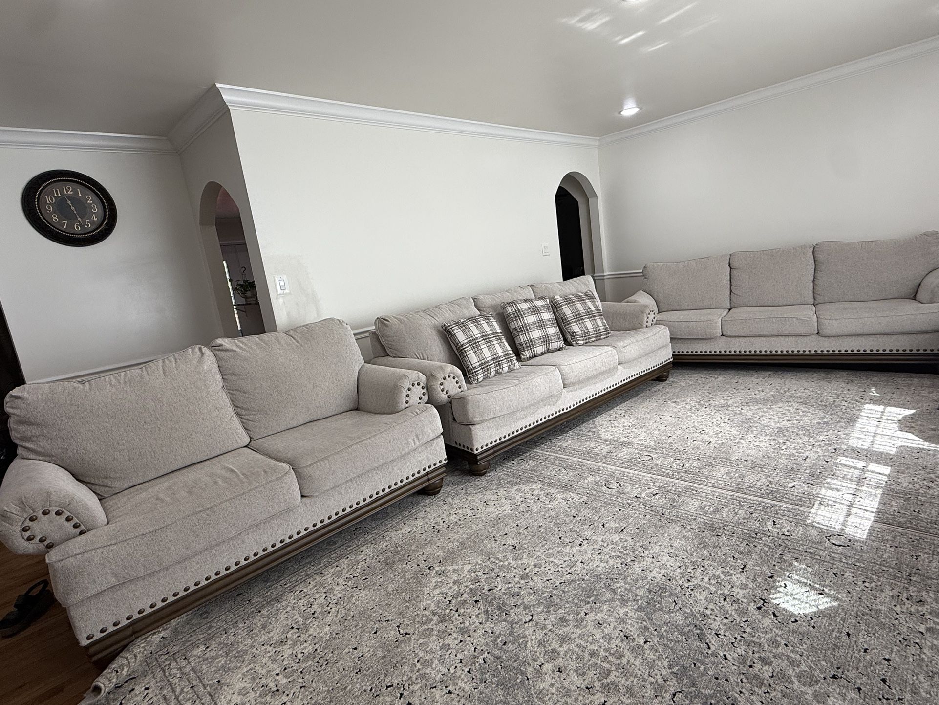 Living Room Set - Dinner Table With Chairs -