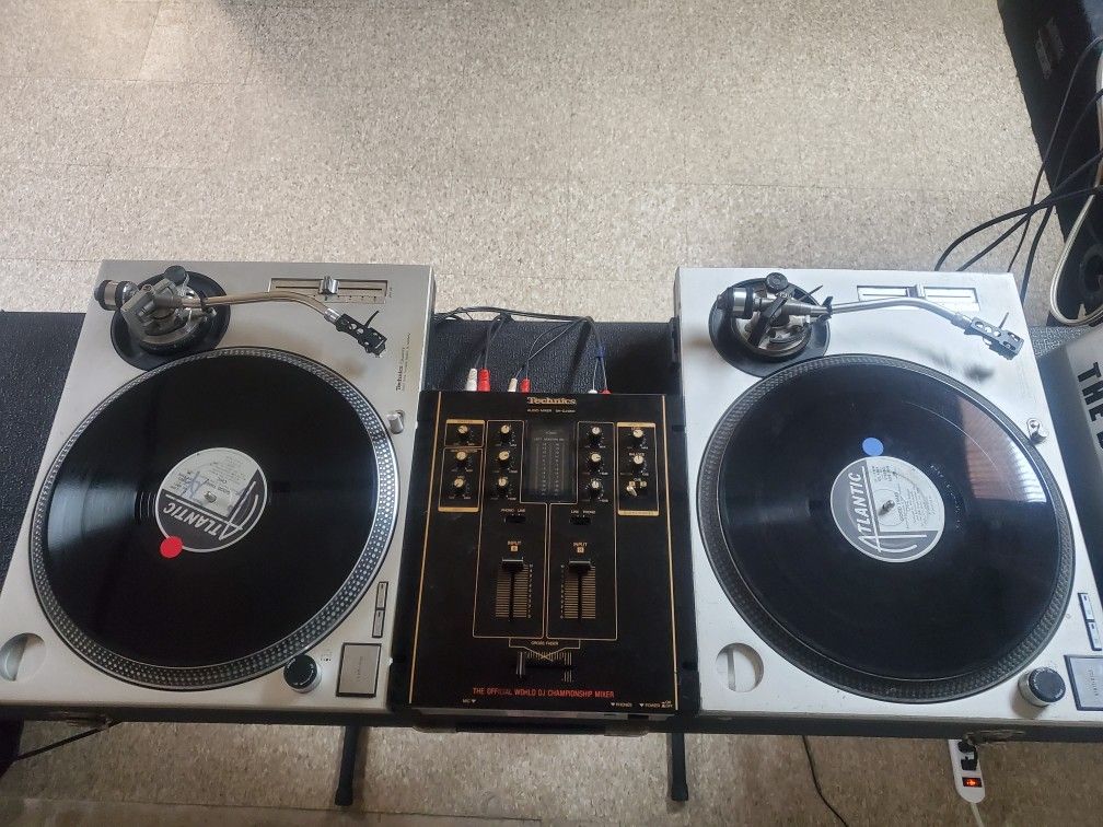 Technics 1200 MKII MK2 Turntables (Pair)