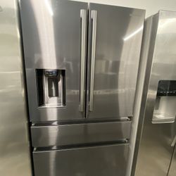 Samsung Refrigerator Like New 
