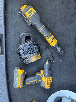 DEWALT 20V MAX Brushless 2-Tool Set Drill/Driver Ratchet Batteries Charger