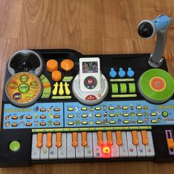 Kids - VTech KidiJamz Studio including Piano, Mike, recorder