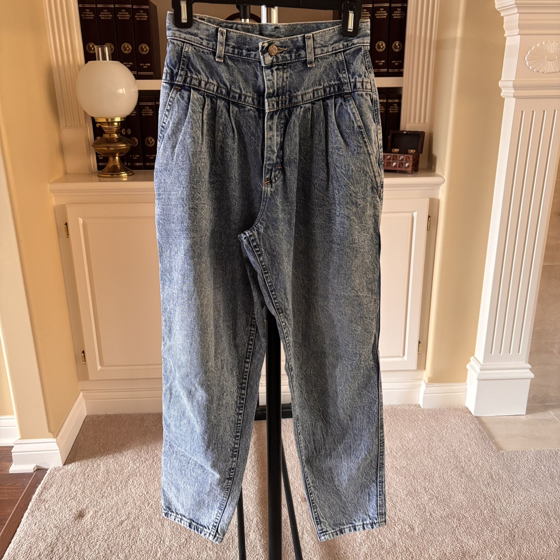 VTG LEE Women’s High Rise Bleach Jeans