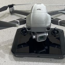 DJI Mavic 2 PRO w/ 3 Batteries and Smart Controller