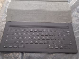 APPLE SMART KEYBOARD FOLIO A1636