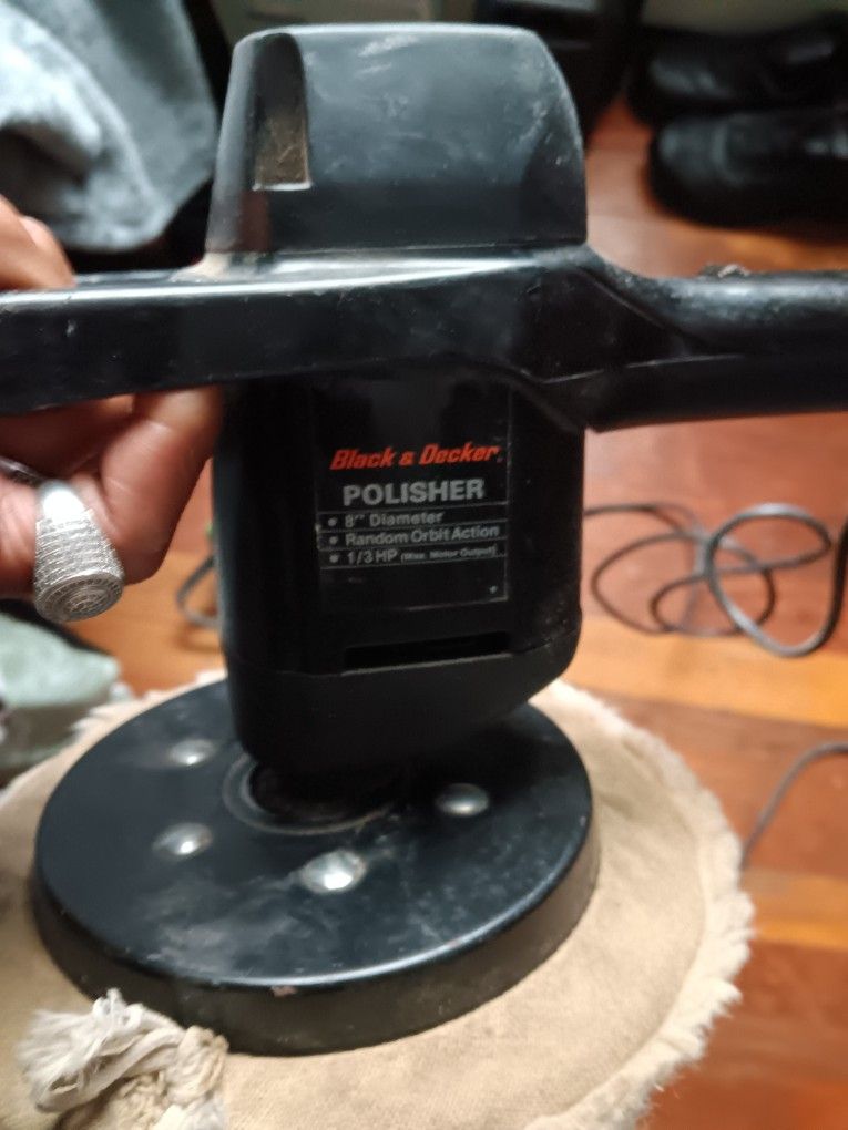 Black and Decker 8 random orbital polisher for Sale in Edmonds